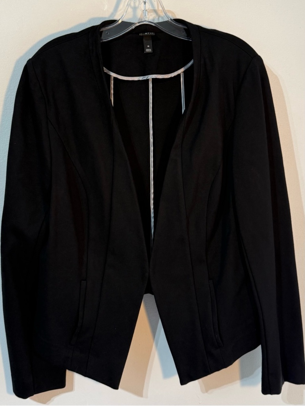 6th and ln Black Open-Front Women's Blazer  with clasp  pockets-Classic Workwear